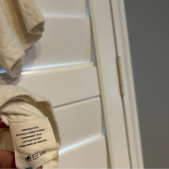 Laude the Label Cropped Crew Neck Tee Shirt Ivory Size Medium - Picture 4 of 5